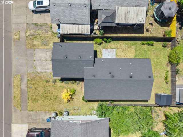 4526 DAISY St, Springfield, OR 97478