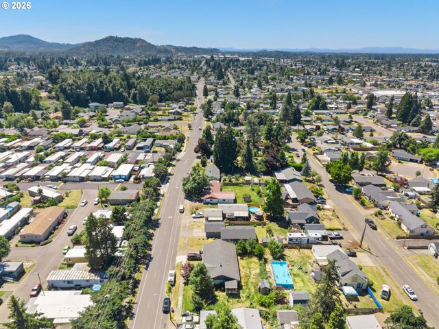 4526 DAISY St, Springfield, OR 97478