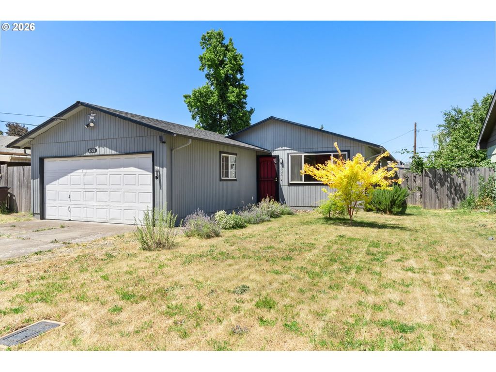 4526 DAISY St, Springfield, OR 97478