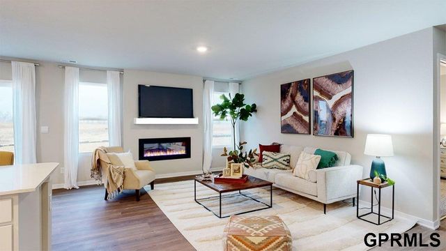 18476 Aurora Street, Omaha, NE 68136