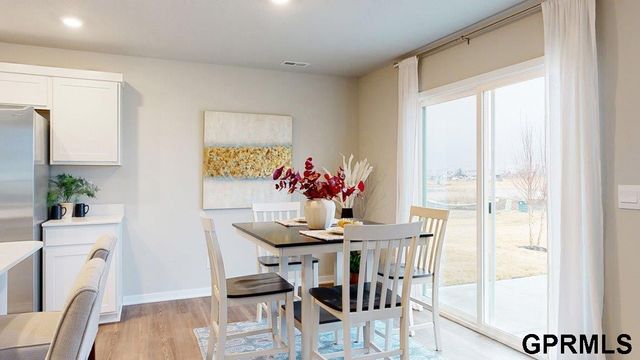 18476 Aurora Street, Omaha, NE 68136