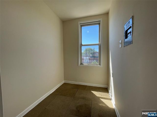 115 Park Avenue, Newark, NJ 07104