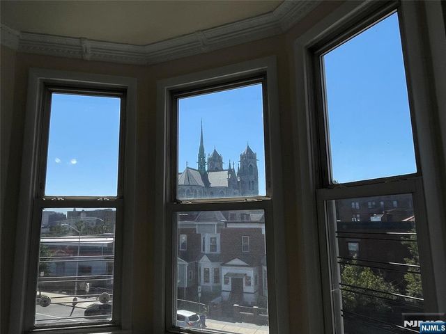 115 Park Avenue, Newark, NJ 07104