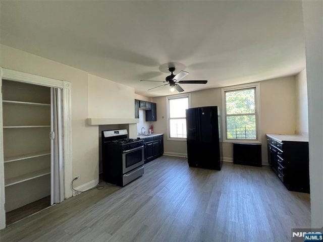 115 Park Avenue, Newark, NJ 07104