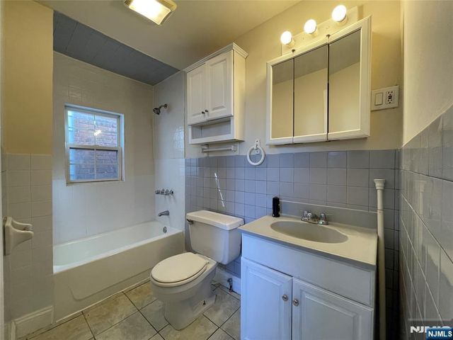 115 Park Avenue, Newark, NJ 07104