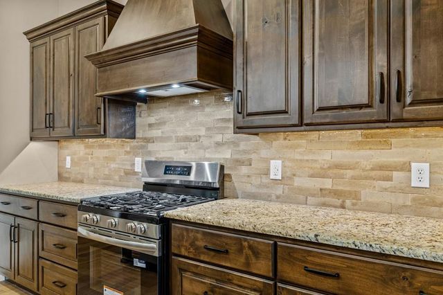 104 Aven Street, Nixa, MO 65714