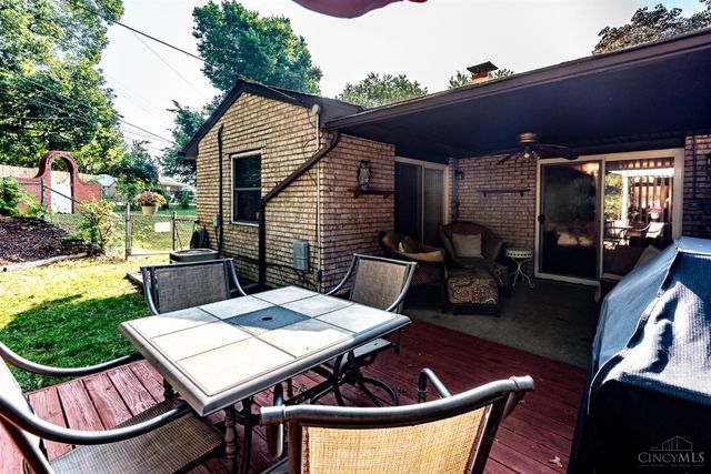 135 Highridge Court, Franklin, OH 45005