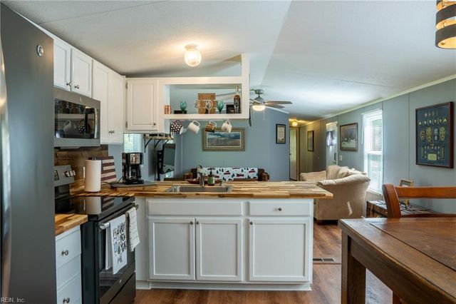 5856 My Way LN, Gloucester, VA 23061