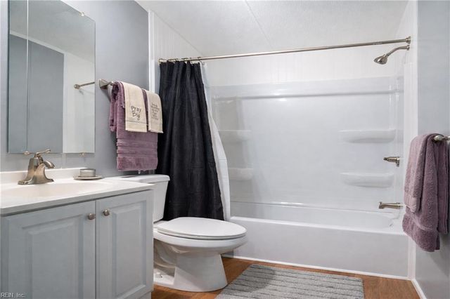 5856 My Way LN, Gloucester, VA 23061