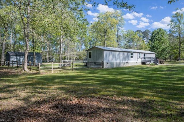5856 My Way LN, Gloucester, VA 23061