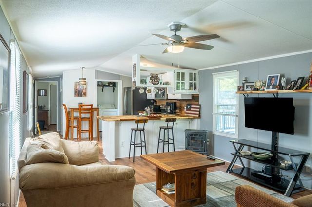 5856 My Way LN, Gloucester, VA 23061