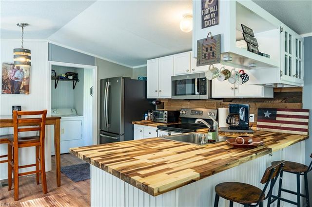 5856 My Way LN, Gloucester, VA 23061