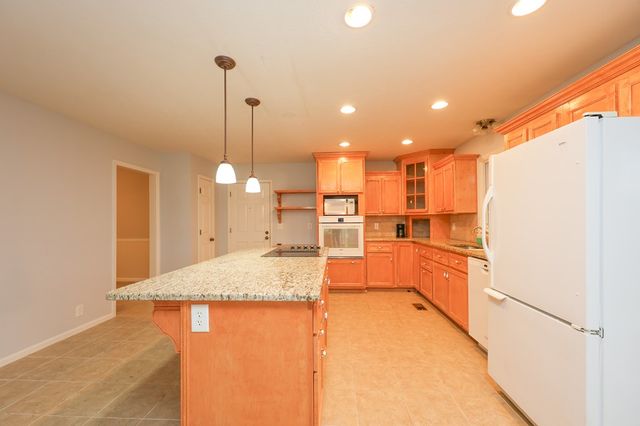 207 N View Pointe, Lagrange, GA 30241