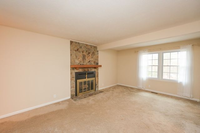 207 N View Pointe, Lagrange, GA 30241