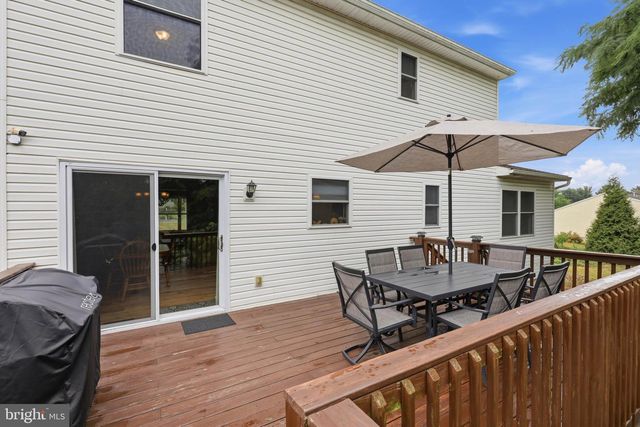 348 DOGWOOD LN, Womelsdorf, PA 19567