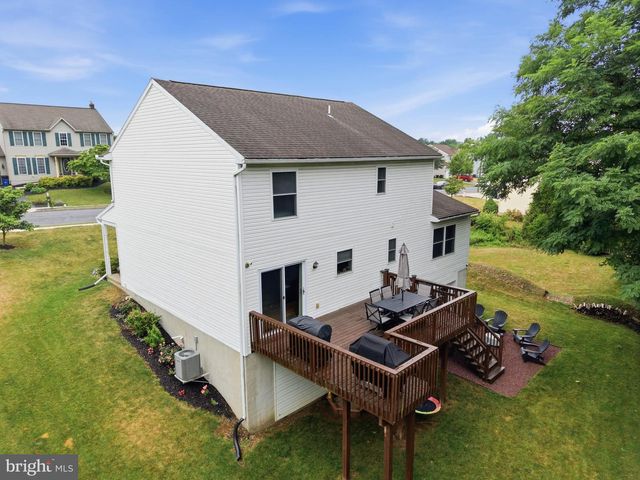 348 DOGWOOD LN, Womelsdorf, PA 19567