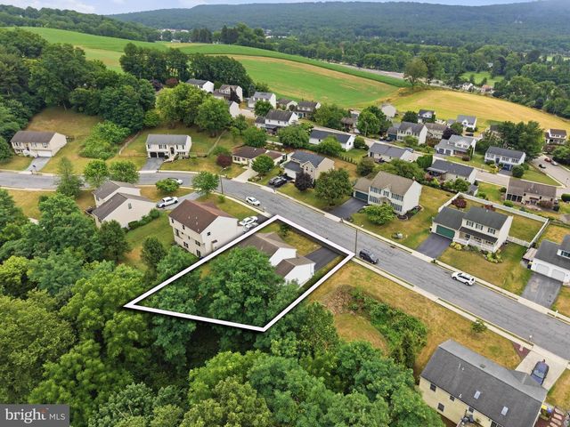 348 DOGWOOD LN, Womelsdorf, PA 19567