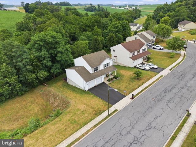 348 DOGWOOD LN, Womelsdorf, PA 19567