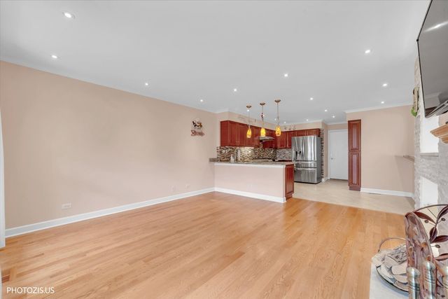 763 Grosse Pointe Circle, Vernon Hills, IL 60061