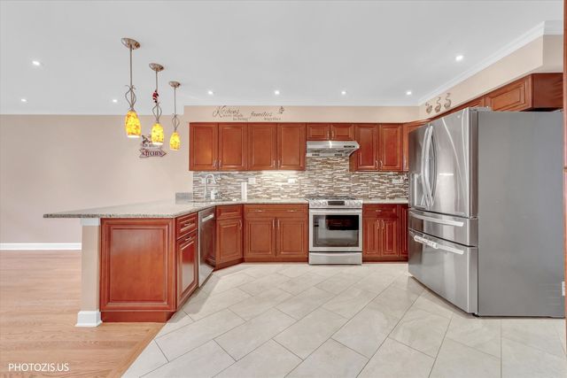 763 Grosse Pointe Circle, Vernon Hills, IL 60061