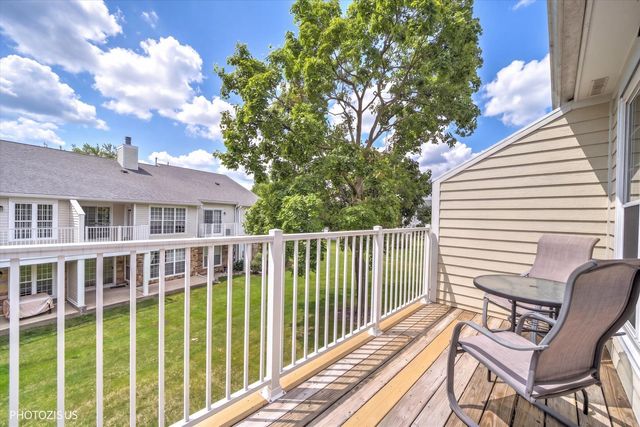 763 Grosse Pointe Circle, Vernon Hills, IL 60061