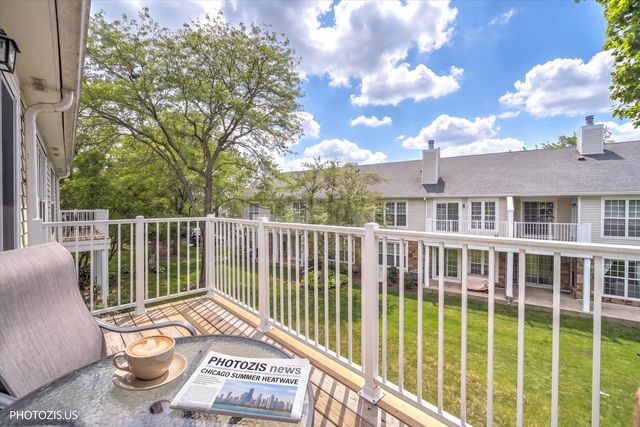 763 Grosse Pointe Circle, Vernon Hills, IL 60061