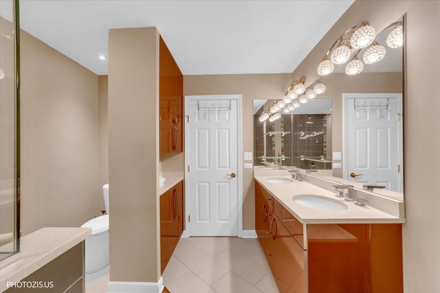 763 Grosse Pointe Circle, Vernon Hills, IL 60061