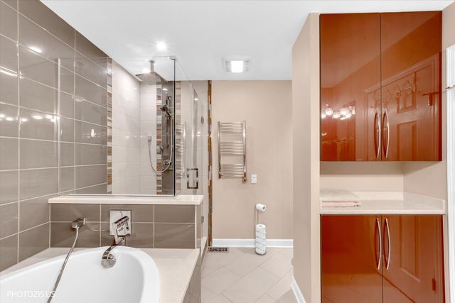 763 Grosse Pointe Circle, Vernon Hills, IL 60061