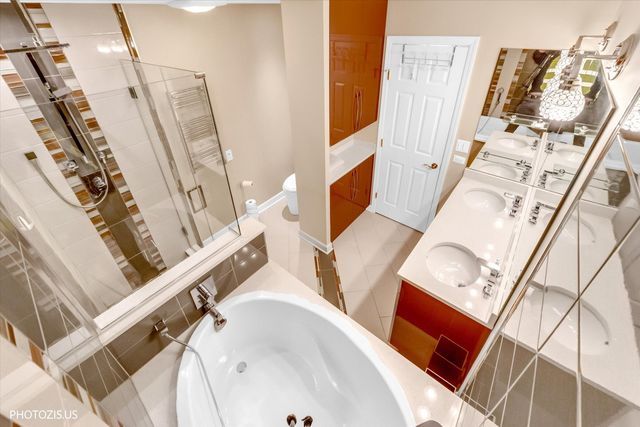 763 Grosse Pointe Circle, Vernon Hills, IL 60061
