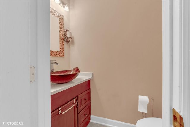 763 Grosse Pointe Circle, Vernon Hills, IL 60061