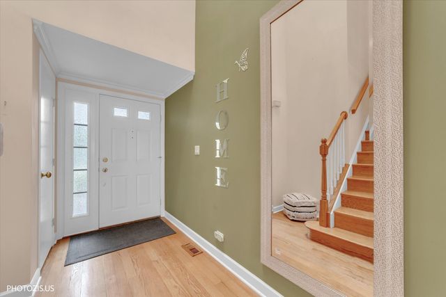 763 Grosse Pointe Circle, Vernon Hills, IL 60061