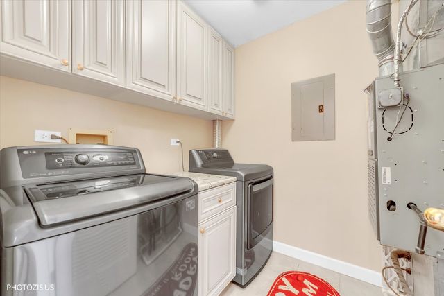 763 Grosse Pointe Circle, Vernon Hills, IL 60061