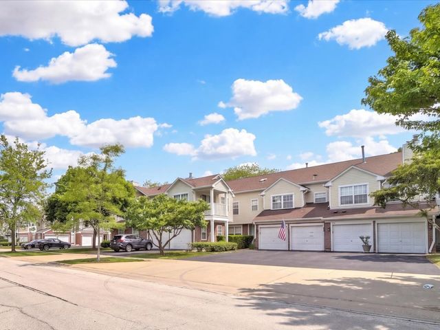 763 Grosse Pointe Circle, Vernon Hills, IL 60061