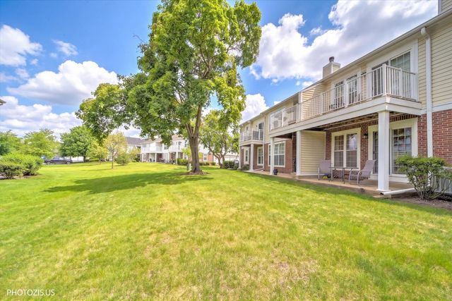763 Grosse Pointe Circle, Vernon Hills, IL 60061