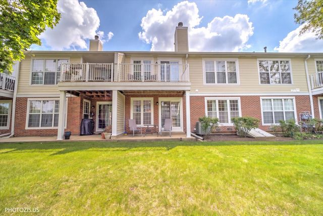 763 Grosse Pointe Circle, Vernon Hills, IL 60061