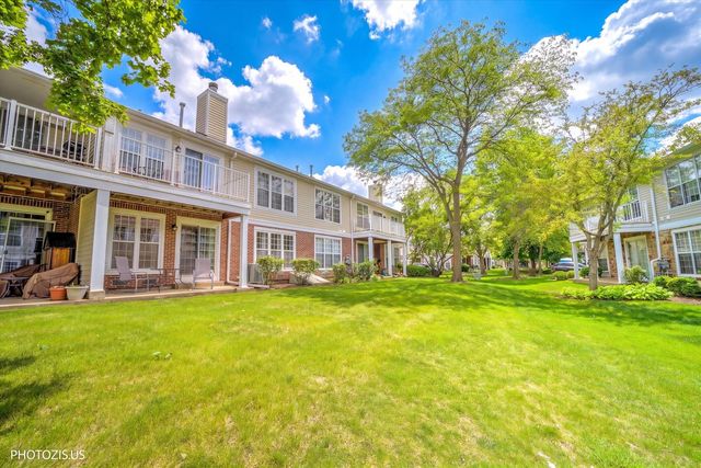763 Grosse Pointe Circle, Vernon Hills, IL 60061