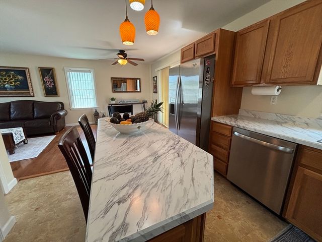 266 Christopher Dr, Springfield, MA 01129