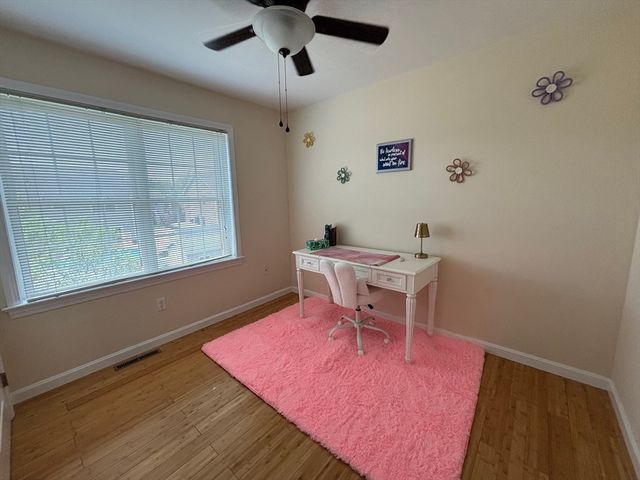 266 Christopher Dr, Springfield, MA 01129