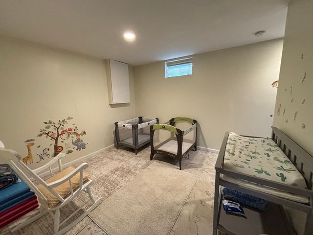 266 Christopher Dr, Springfield, MA 01129