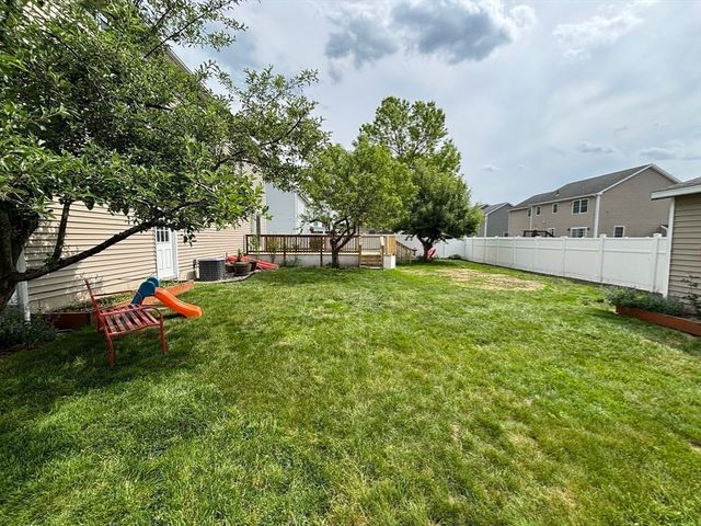 266 Christopher Dr, Springfield, MA 01129