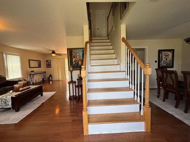 266 Christopher Dr, Springfield, MA 01129