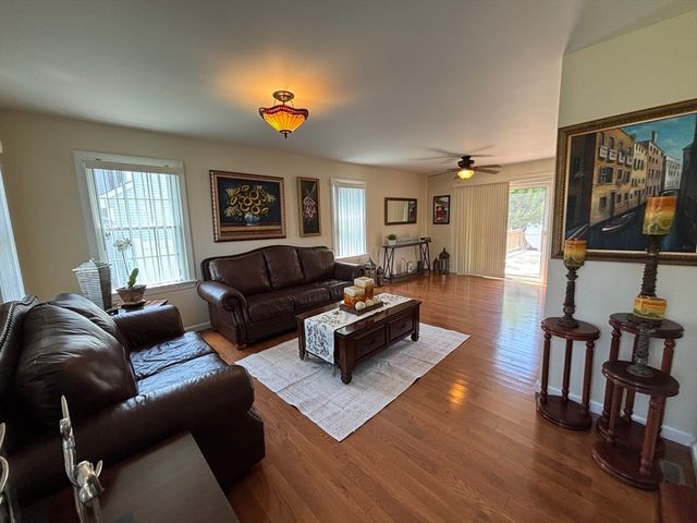 266 Christopher Dr, Springfield, MA 01129