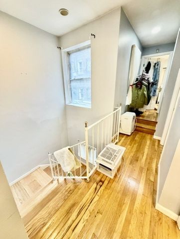 17 Thacher 1, Boston, MA 02113