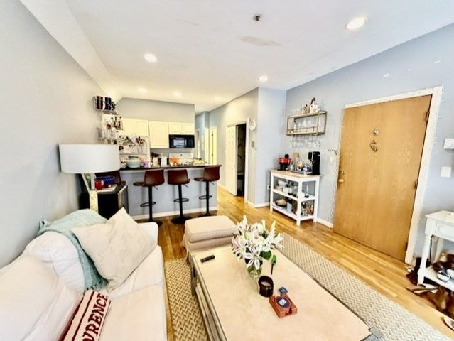 17 Thacher 1, Boston, MA 02113