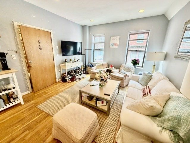 17 Thacher 1, Boston, MA 02113