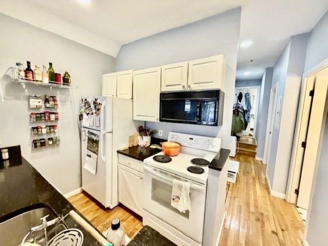 17 Thacher 1, Boston, MA 02113