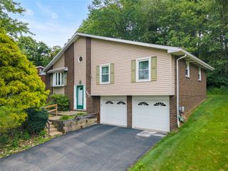 442 Old Hickory Dr, Penn Hills, PA 15235