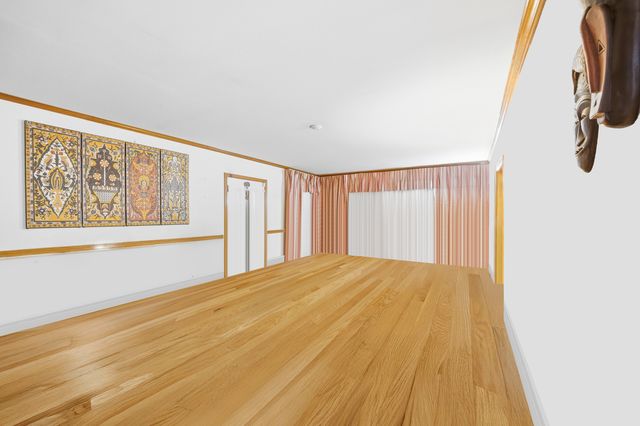 9748 S Van Vlissingen Road, Chicago, IL 60617