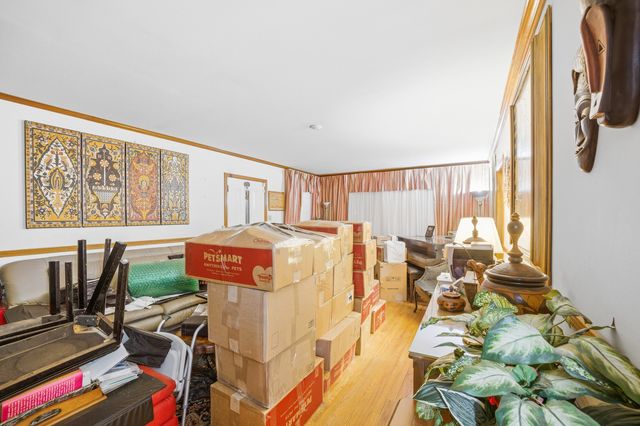 9748 S Van Vlissingen Road, Chicago, IL 60617