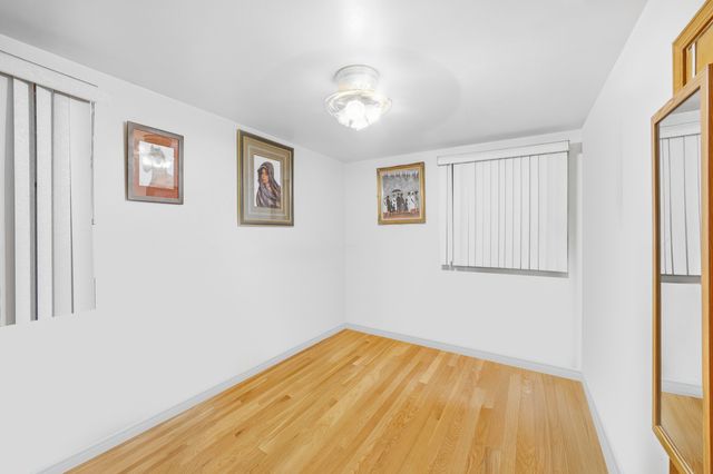 9748 S Van Vlissingen Road, Chicago, IL 60617